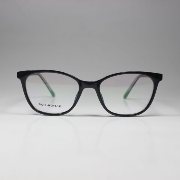 Black Cat-Eye TR Frame – Designed for Small Face Shapes